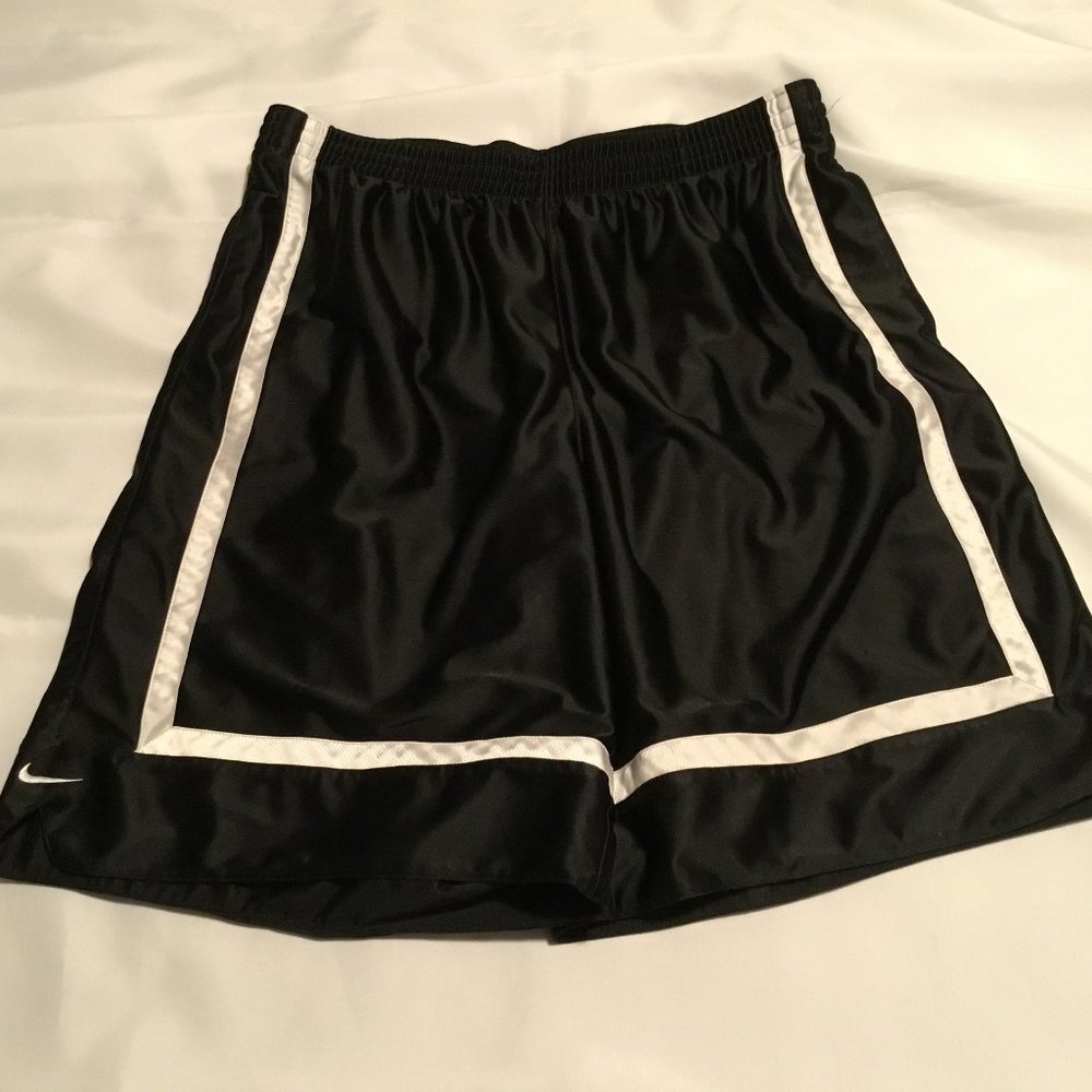 mens white nike basketball shorts
